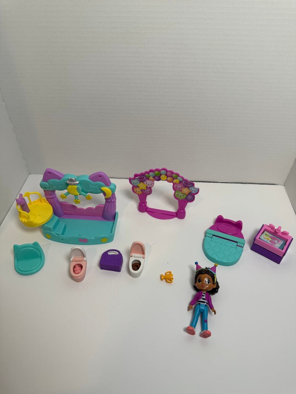 Gabby's Dollhouse Mixed Lot of Figures and Accessories
